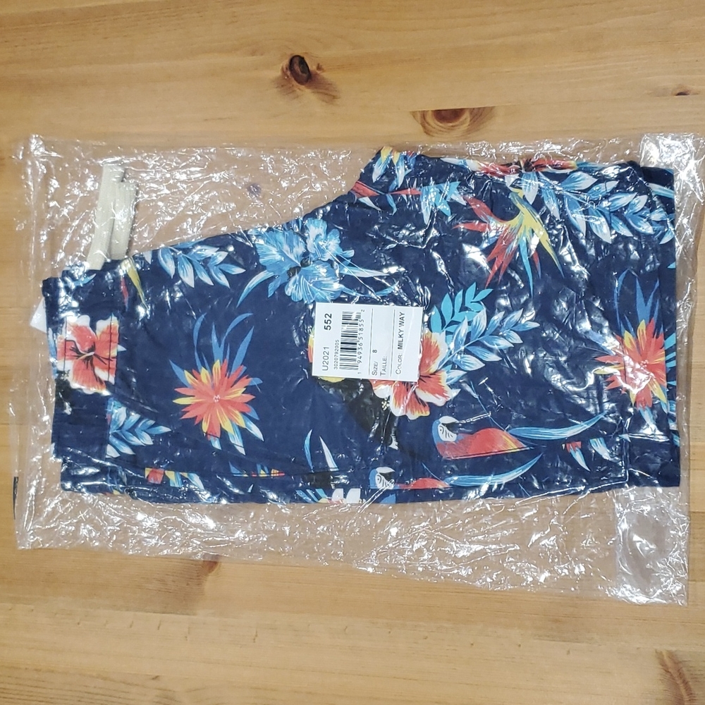 Boys size 8 tropical printed shorts